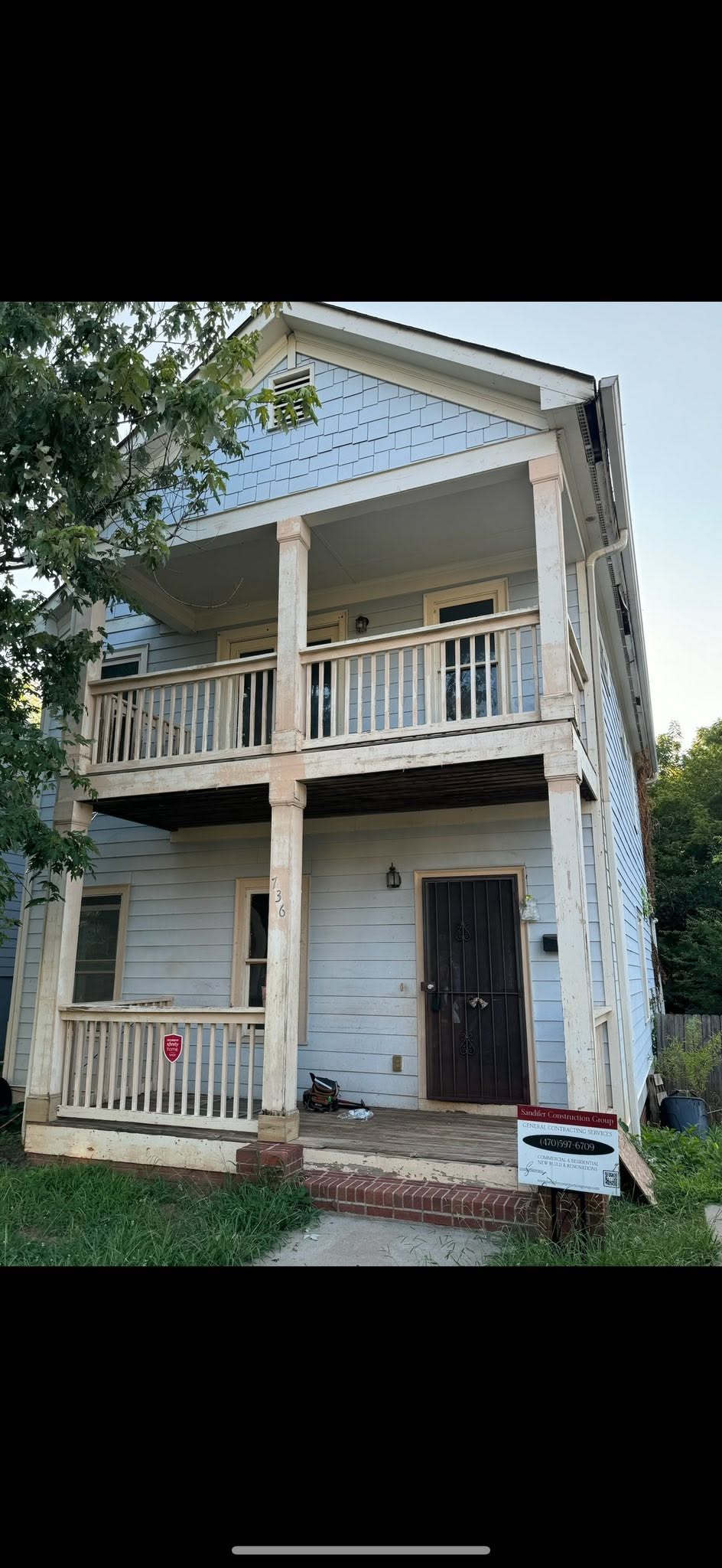 House exterior before Cortes work